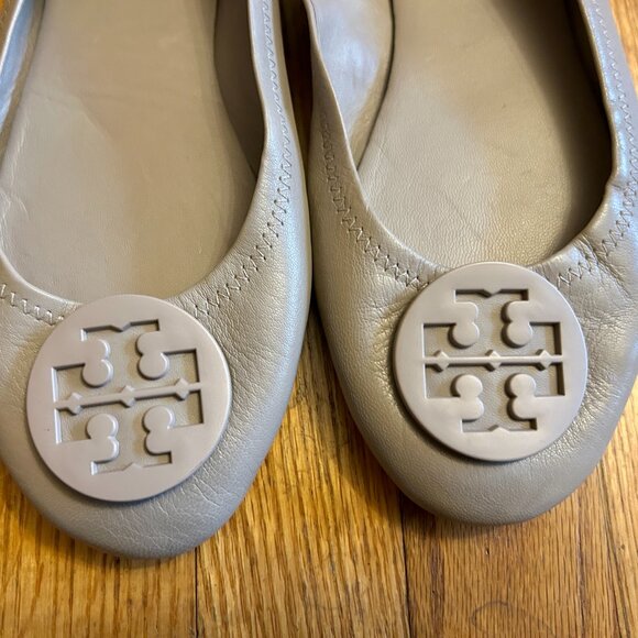 Tory Burch Travel Minnie Ballet Flat 9 French Grey - Picture 6 of 13